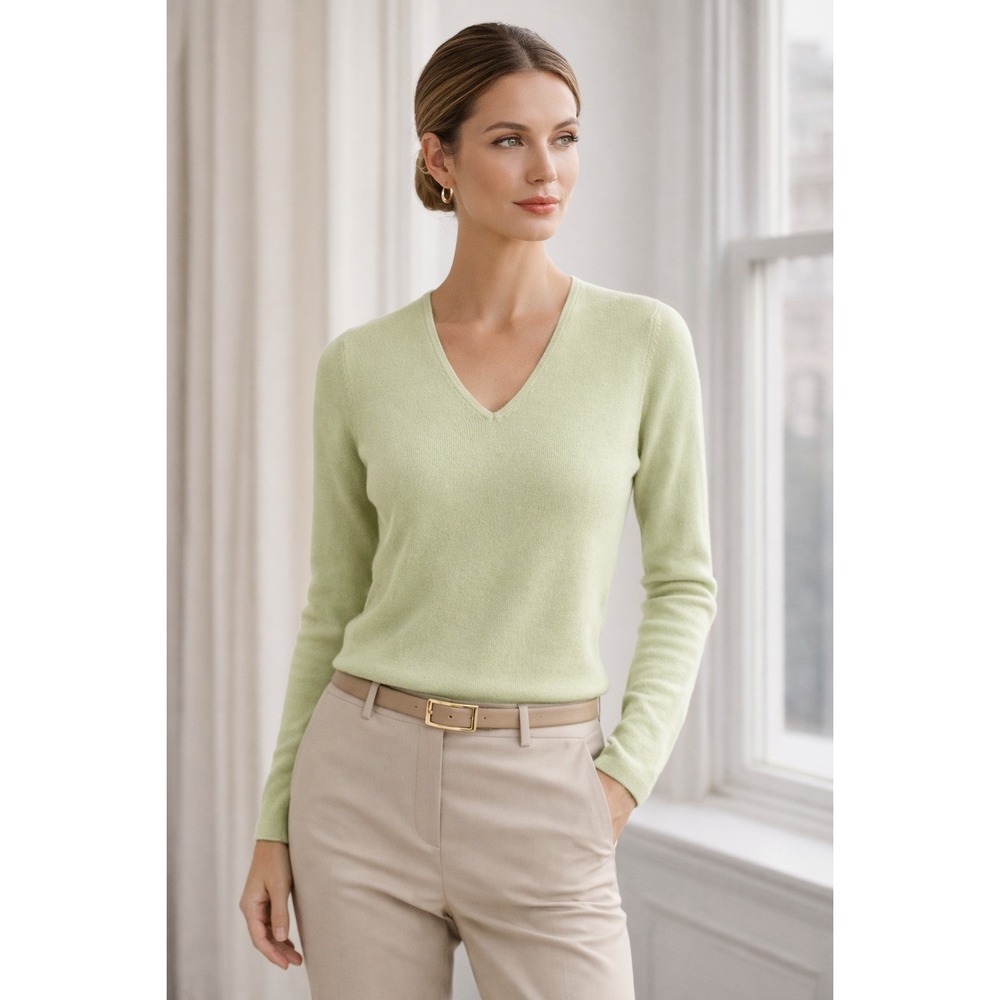 Ann Taylor 100% Cashmere‎ V-Neck Sweater Women's Small Green Quiet Luxury